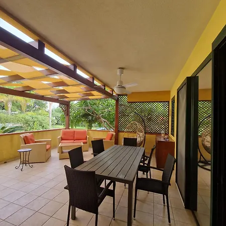 Acquamarina House מרינה די רגוזה