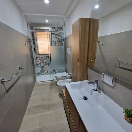 Acquamarina House דירה *